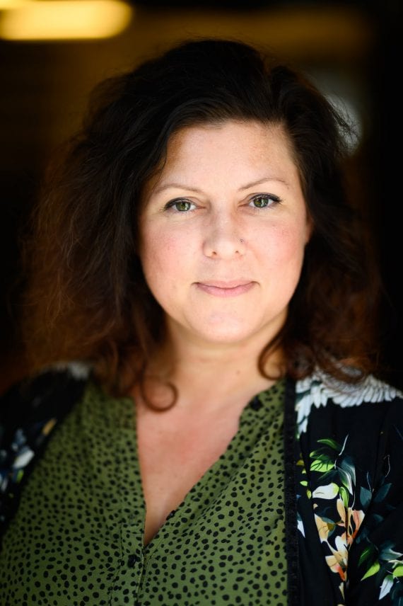 ProQares-Full-Res-221-Lydia-570x856